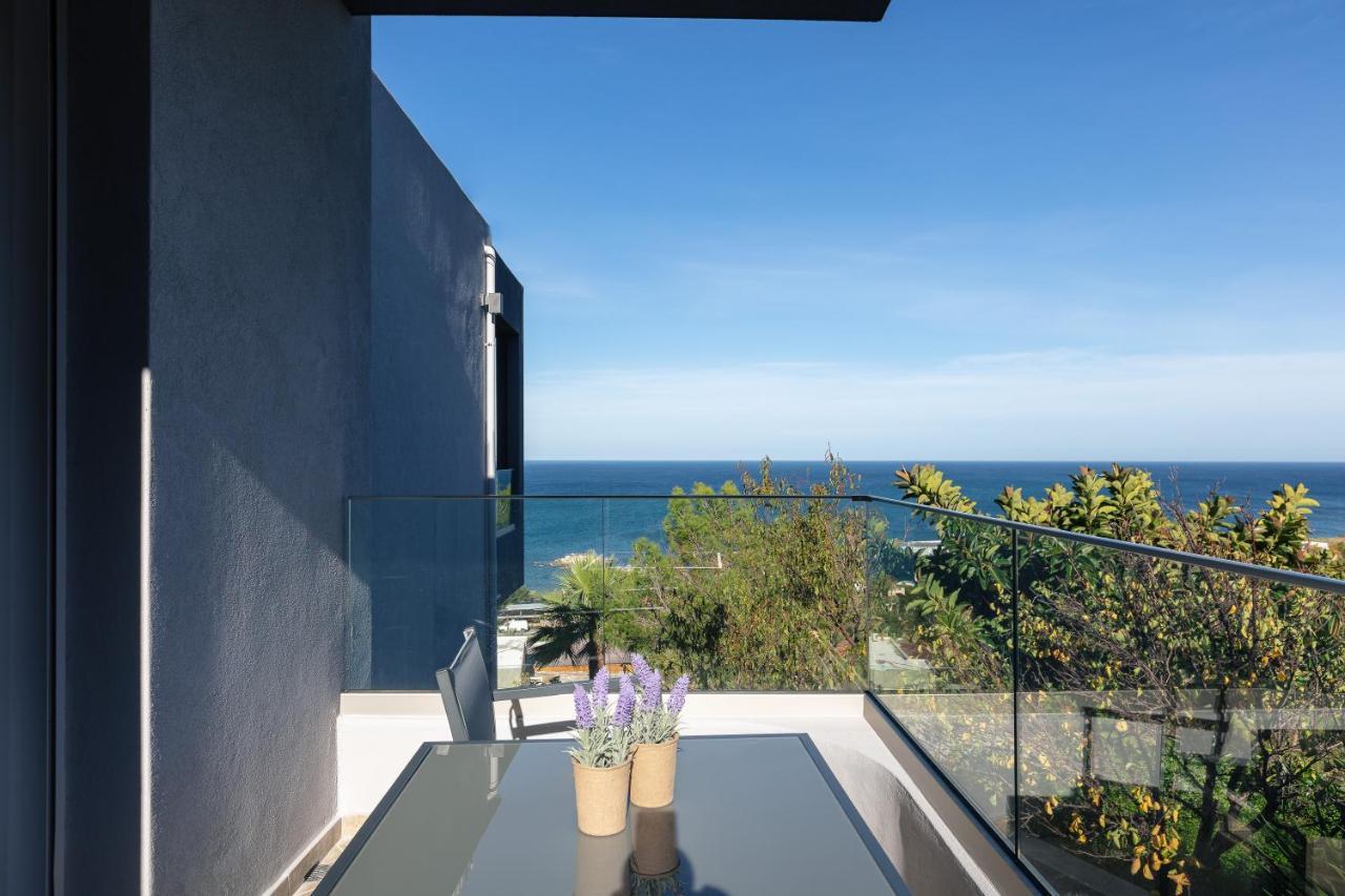 Pietra Di Mare Aparthotel Petres  Exteriör bild