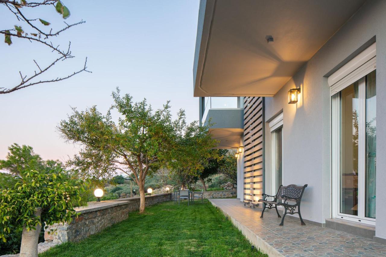 Pietra Di Mare Aparthotel Petres  Exteriör bild