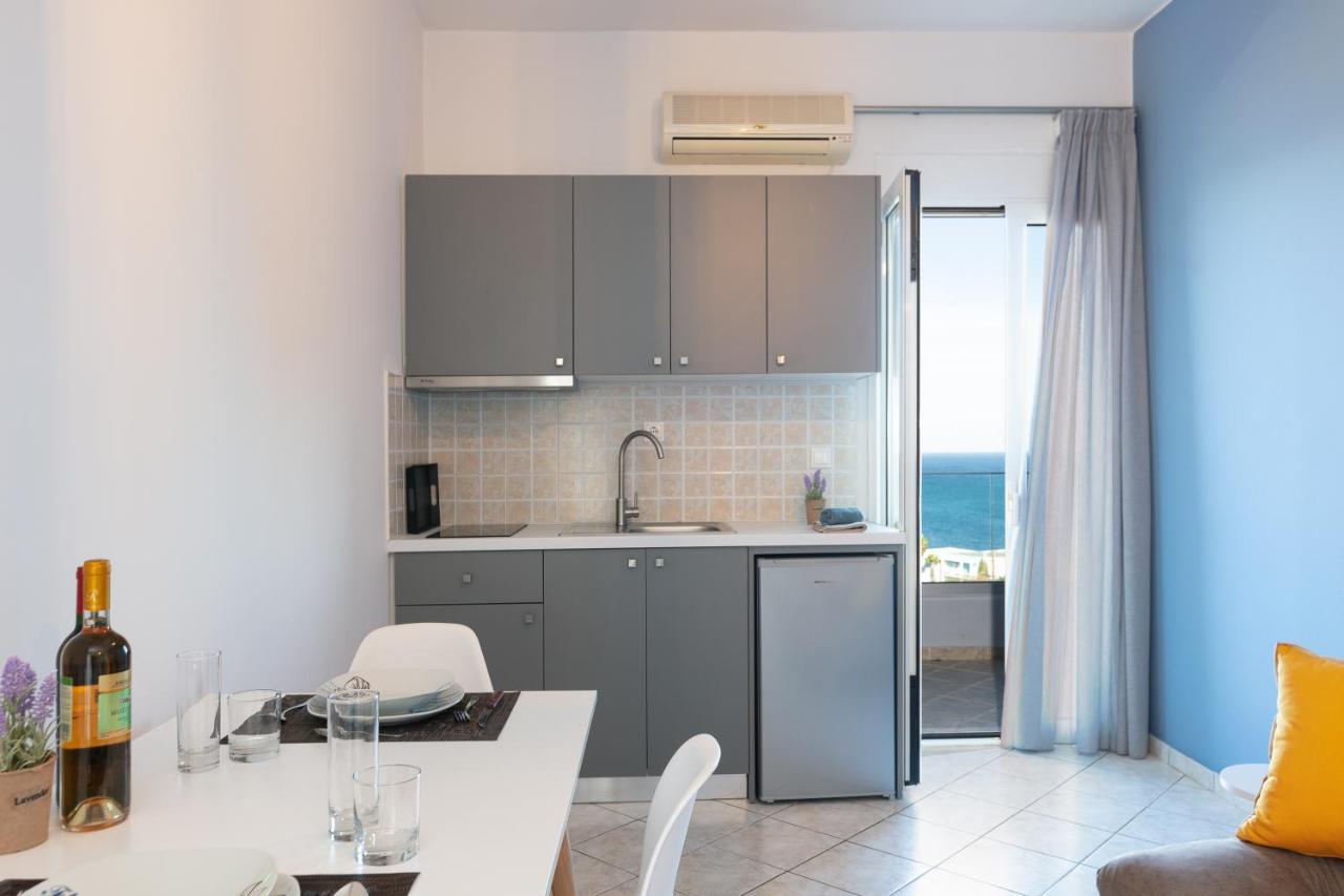 Pietra Di Mare Aparthotel Petres  Exteriör bild