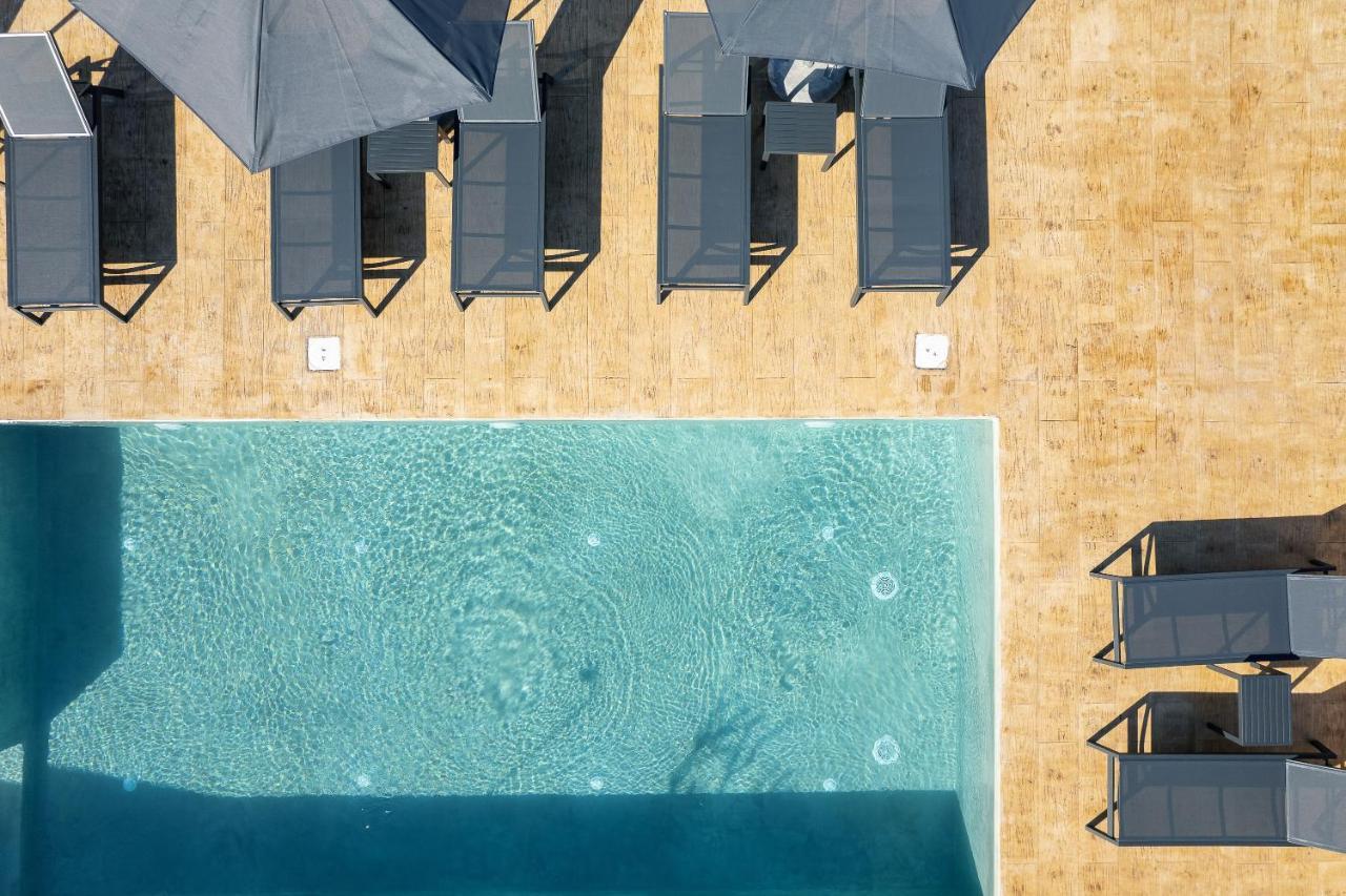 Pietra Di Mare Aparthotel Petres  Exteriör bild