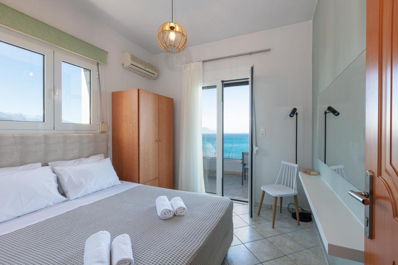 Pietra Di Mare Aparthotel Petres  Exteriör bild