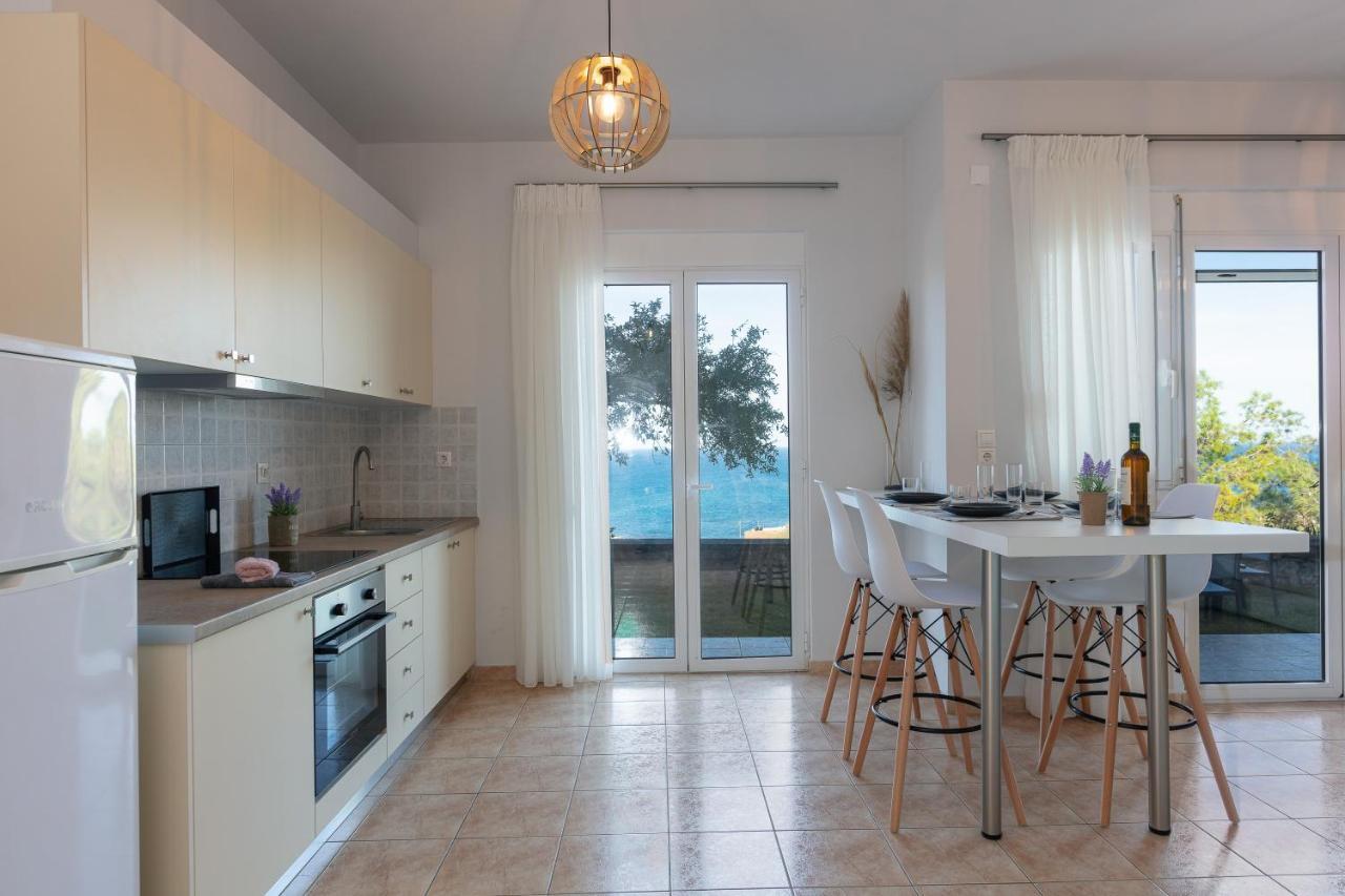 Pietra Di Mare Aparthotel Petres  Exteriör bild