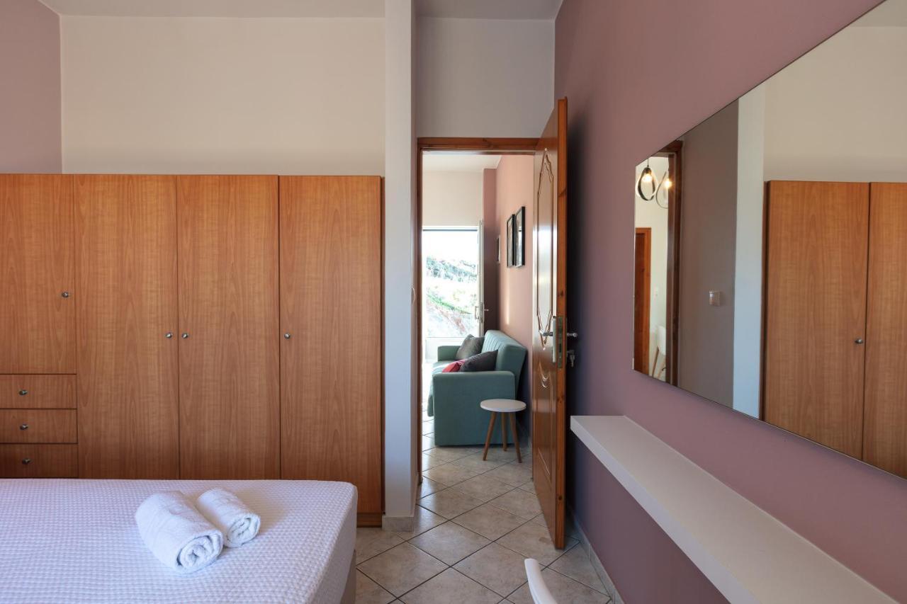 Pietra Di Mare Aparthotel Petres  Exteriör bild