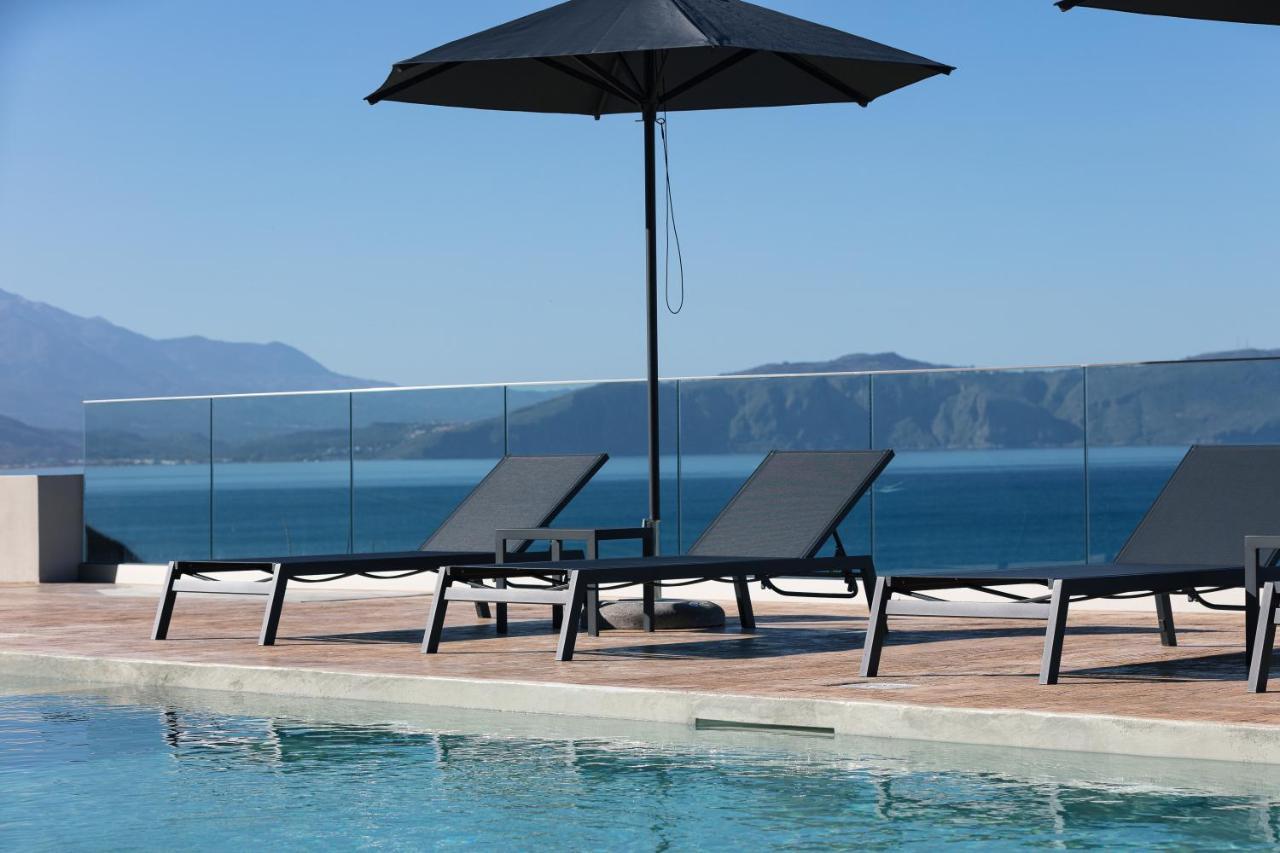 Pietra Di Mare Aparthotel Petres  Exteriör bild