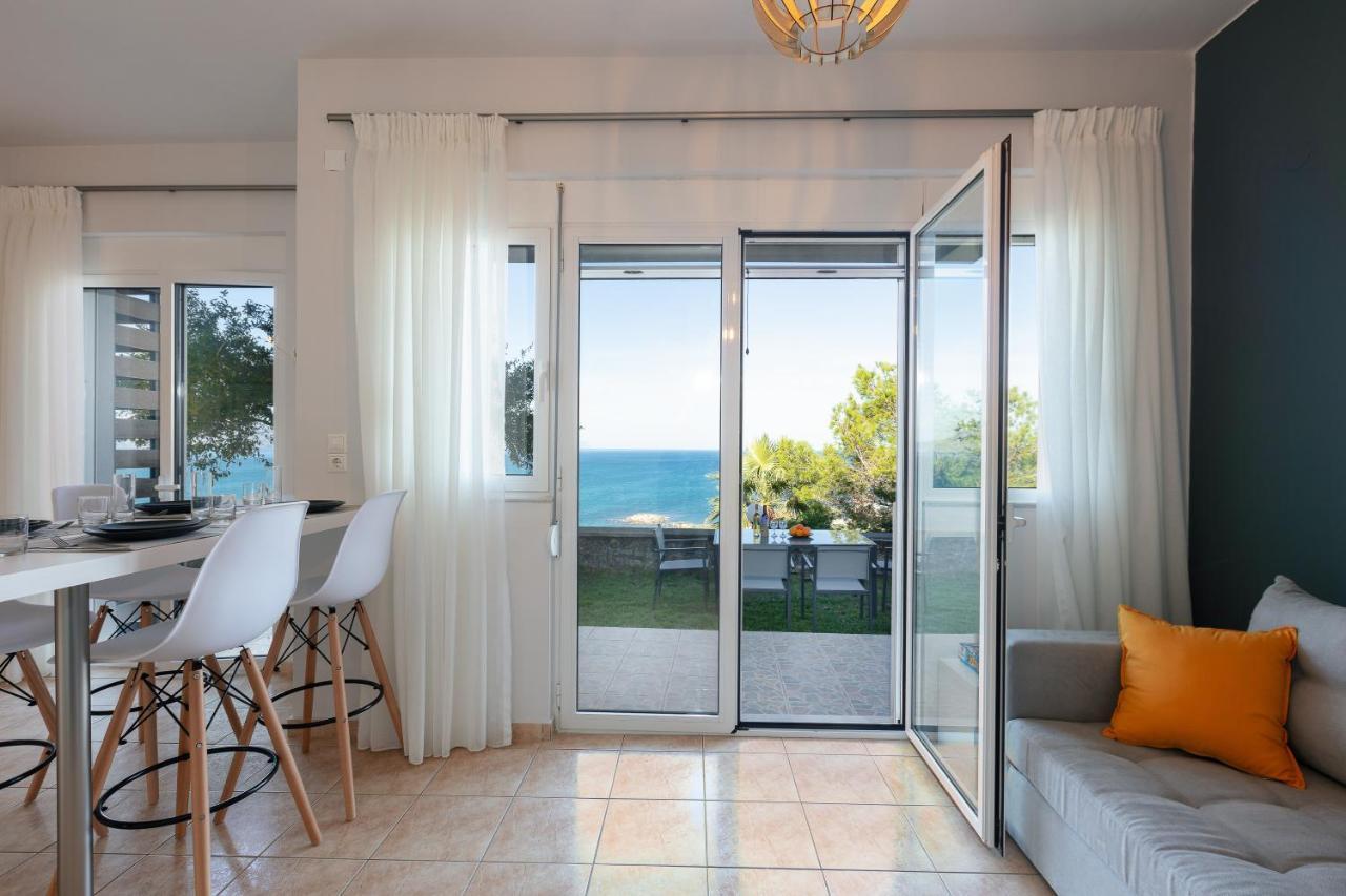 Pietra Di Mare Aparthotel Petres  Exteriör bild